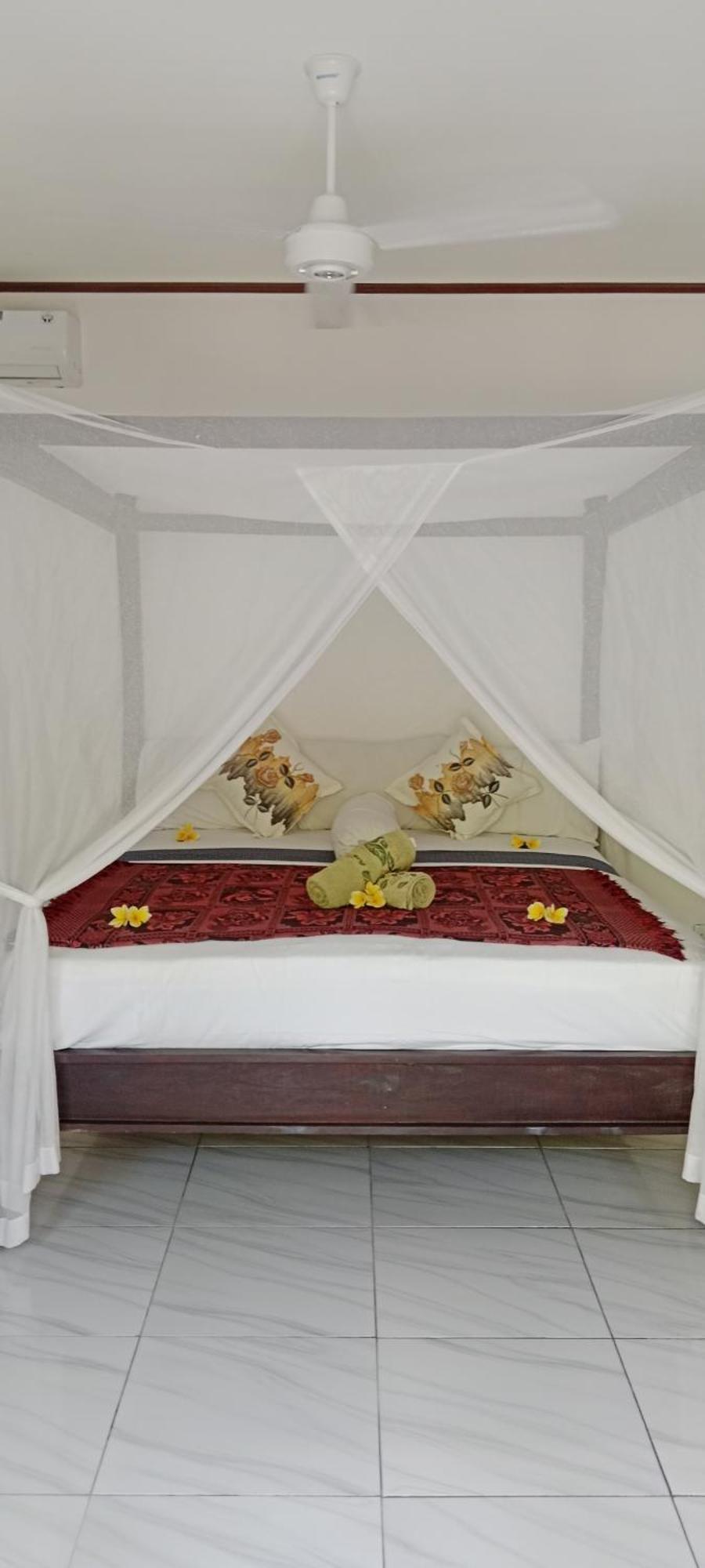 Beten Enjung Home Stay&Waroeng อาเม็ด ภายนอก รูปภาพ